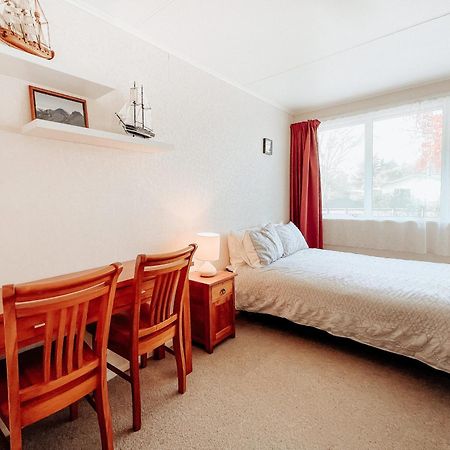 Alpine House Tongariro - Turangi Holiday Home المظهر الخارجي الصورة